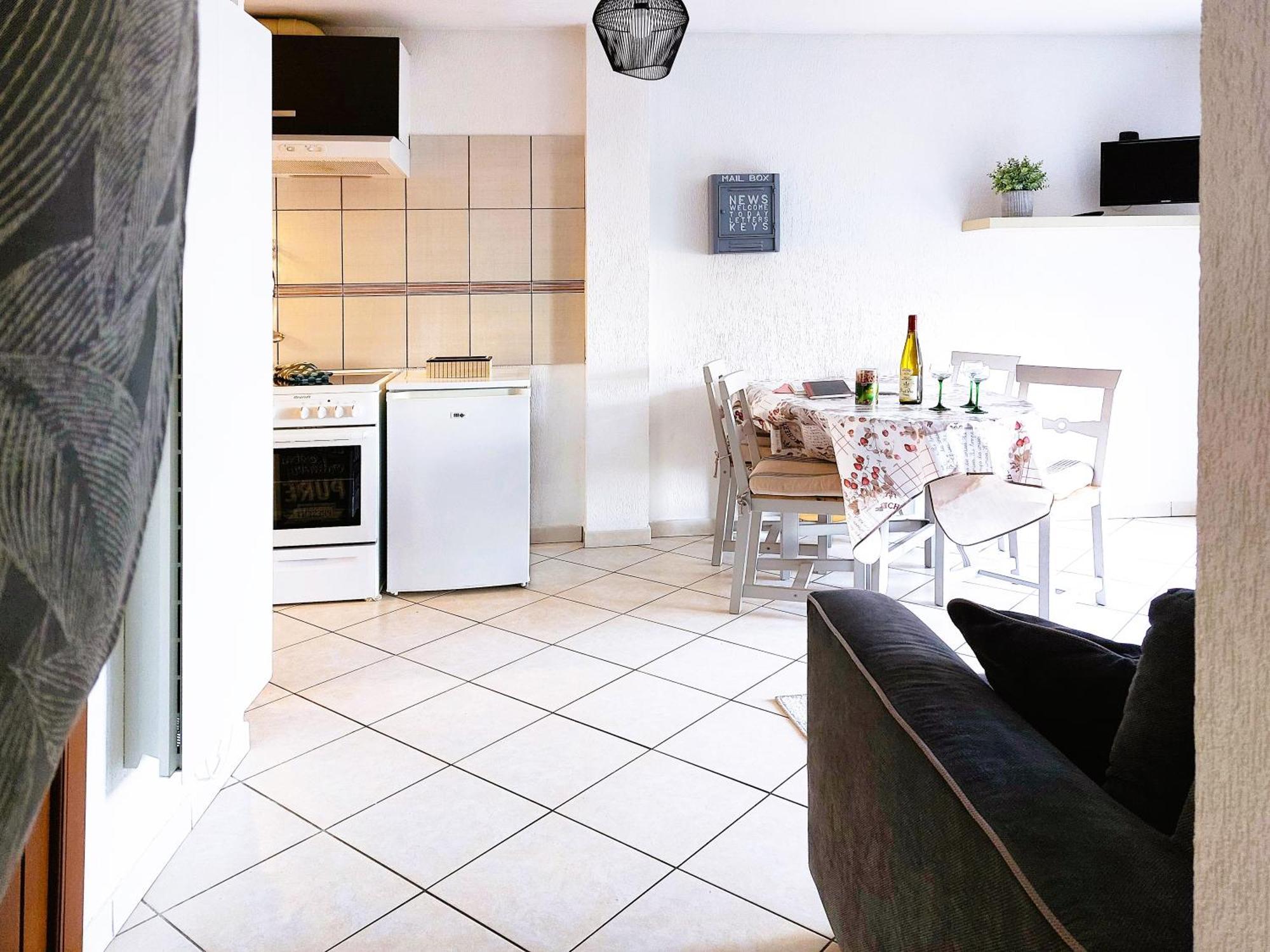 Le Cocon Appart Avec Parking Prive & Terrasse Sainte-Croix-en-Plaine Exteriör bild